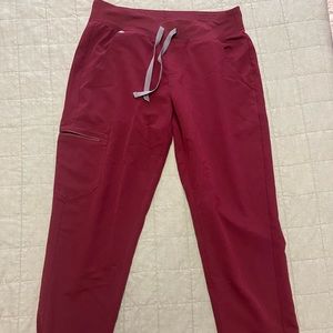 Figs small joggers maroon